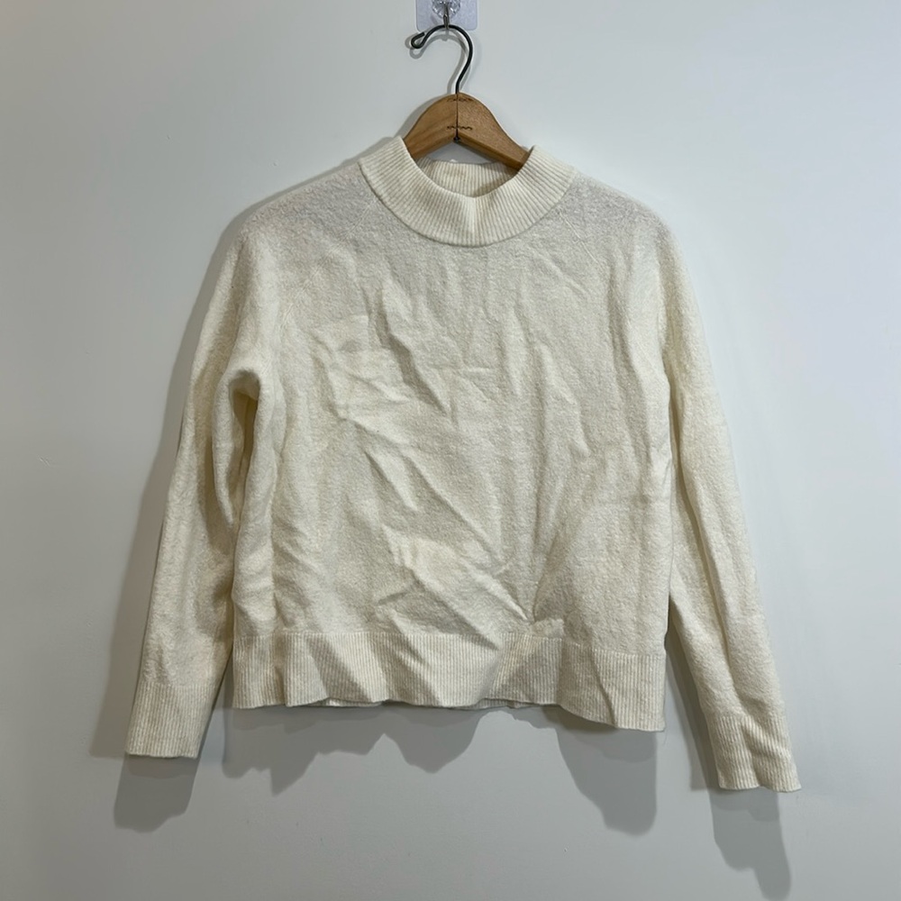 Athleta cashmere blend crew sweater Small Winter White